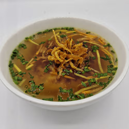 Kräftige Rindsuppe mit Kaspressknödel