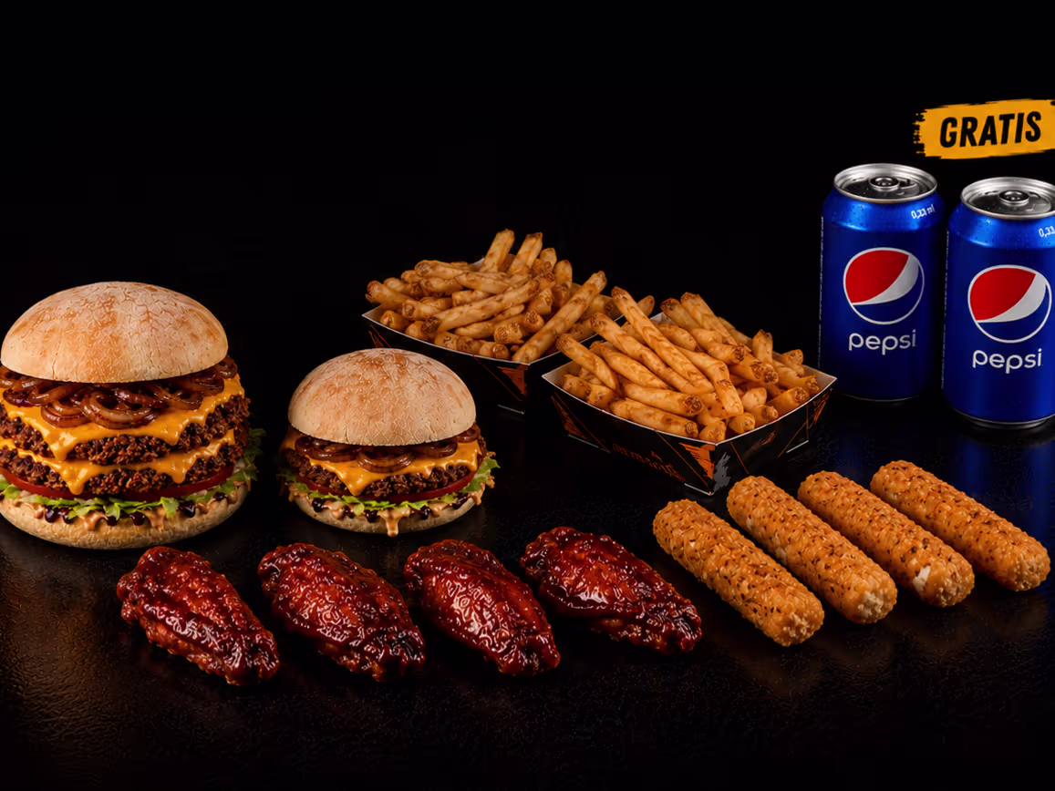 Smash 1x Double, 1x Cheeseburger “  Duo “  Menü + 4 Moz. Stick + 4 BBQ Wings  + 2 0.33l gratis Pepsi