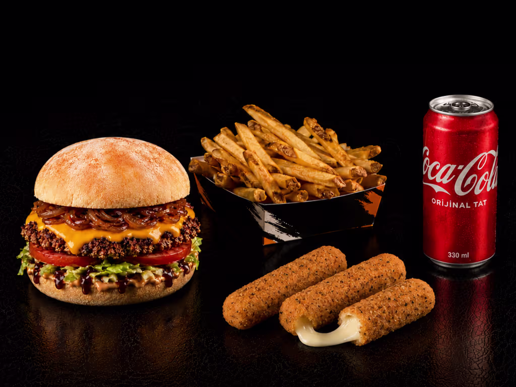 Smash Cheeseburger Menü + 3 Mozzarella Sticks + Pommes + Getränke