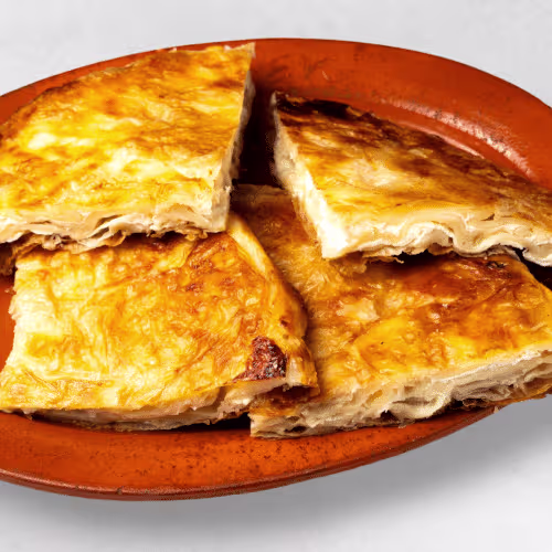 Burek sa sirom (tepsija, 4 Stück)