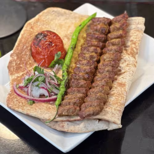 Kubideh mit Brot