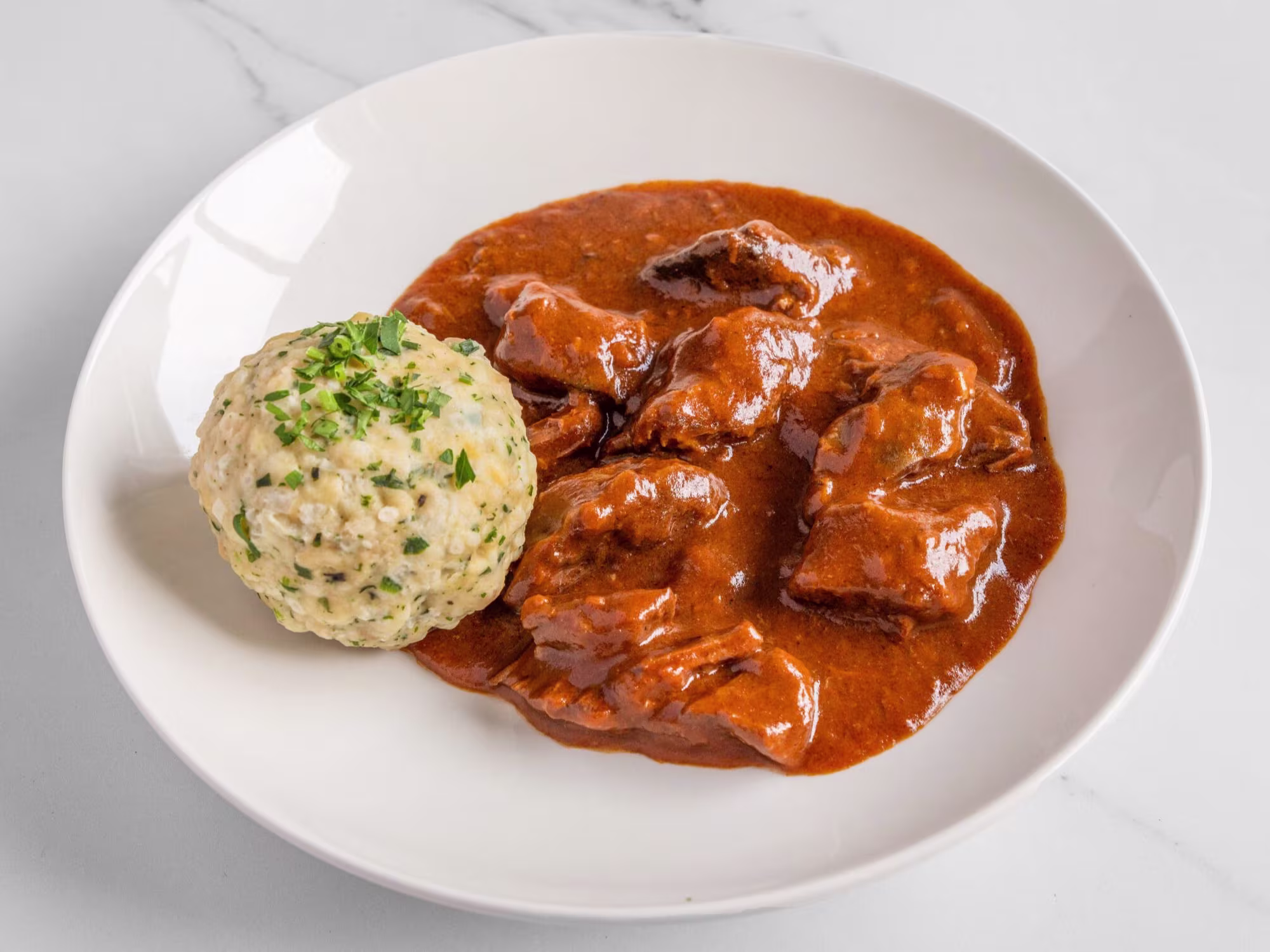 Rindsgulasch vom Brunnhof