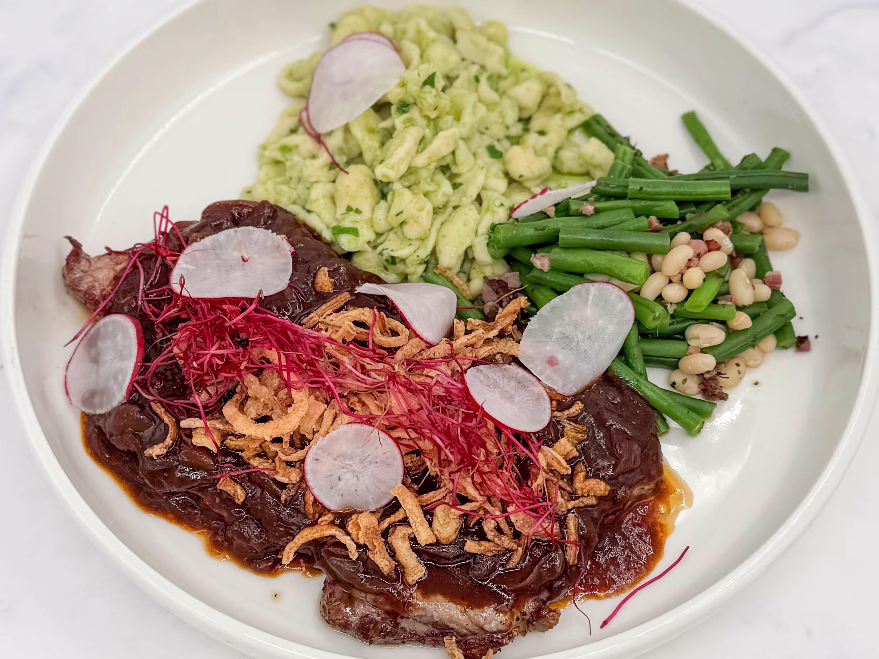 Rosa Zwiebelrostbraten