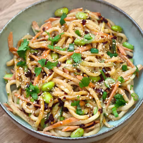 Vegetable Ban Mian (Udon) mit Sesame Sauce