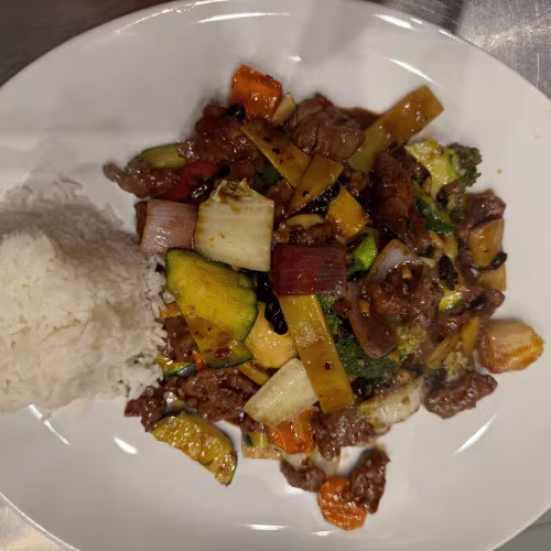 Rindfleisch mit schwarzen Bohnen (scharf)