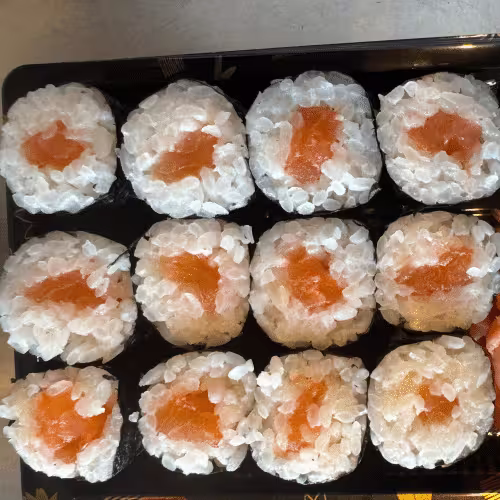 Lachs Maki (12 Stück)