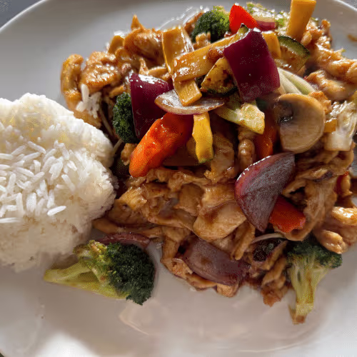 Hühnerfleisch mit Wok-Gemüse