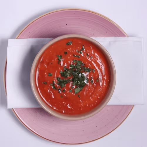 Leichte warme Tomatensuppe