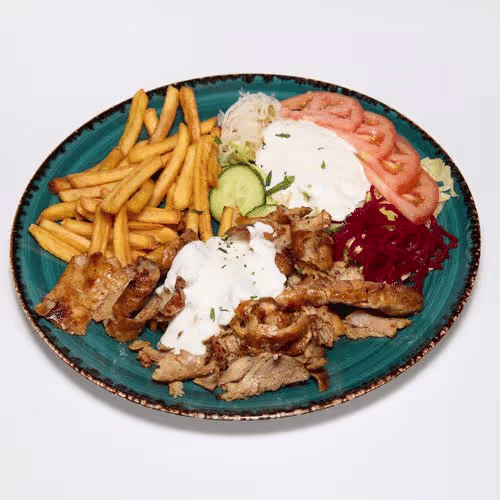 Kebap Teller mit Pommes frites und Salat