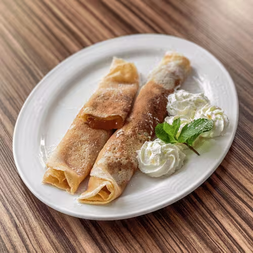 Palatschinken (2 Stück) mit Marillenmarmelade