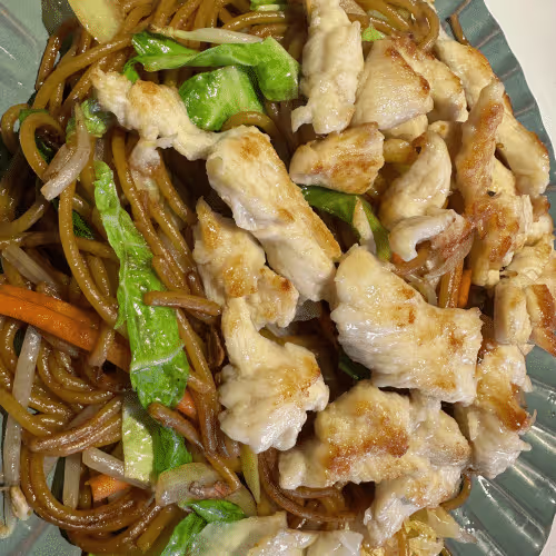 Gegrilltes Huhn Nudeln