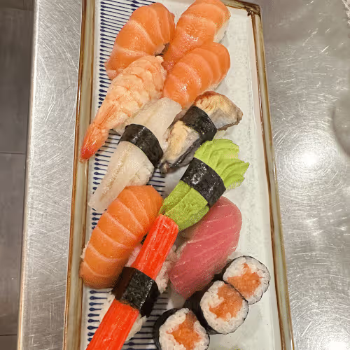 Sushi Mix (10 Stück + 3 Maki)
