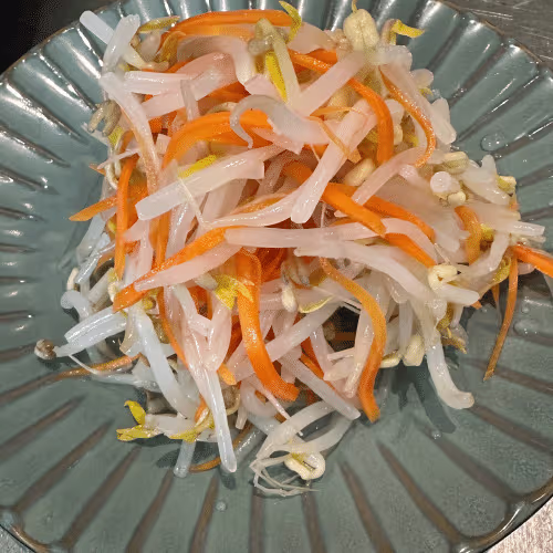 Sojasprossen Salat
