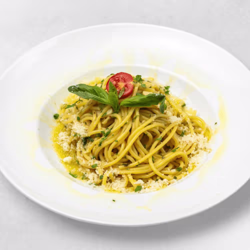 Spaghetti (Hausgemacht) Aglio Olio Peperoncino (scharf)