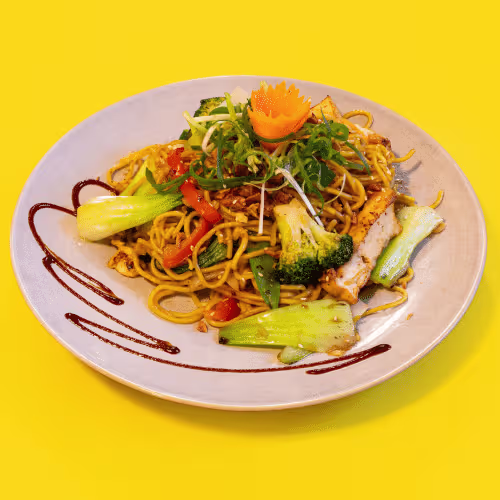 Mì Xào Seitan: Gebratene Weizennudeln mit Seitan