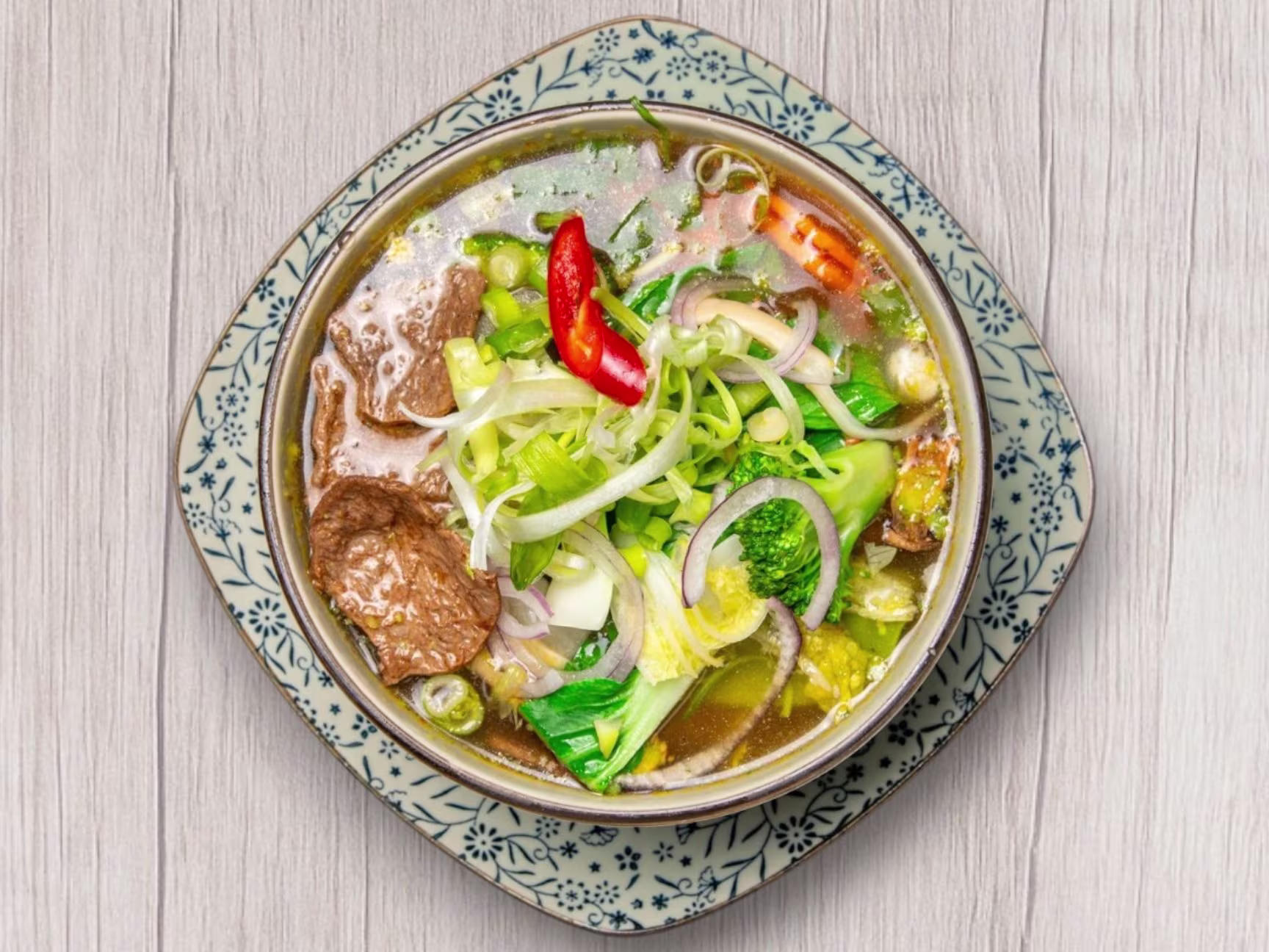 Bún Bò Huế: Süßsauer-Nudelsuppe mit Sojaschnetzel (groß)