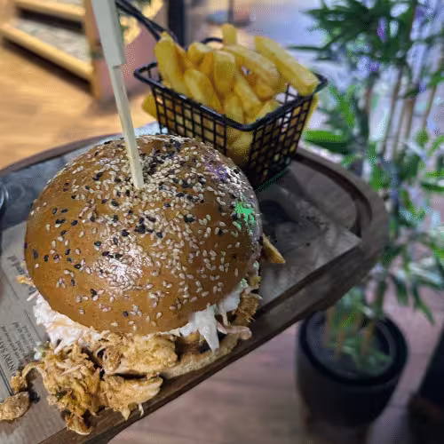 Pulled Chicken Burger