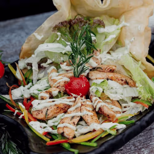 Caesar Salat mit Hühnerstreifen