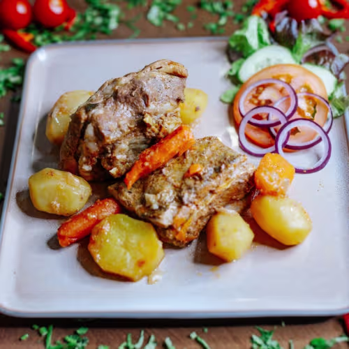 Kalbfleisch im Römertopf