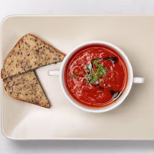 Tomatensuppe mit Kräuteröl