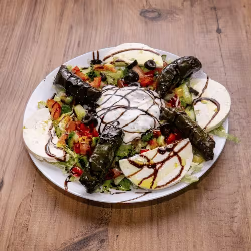Griechischer Bauernsalat mit Stangerl