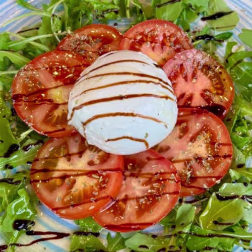 Insalata Caprese mit Burrat