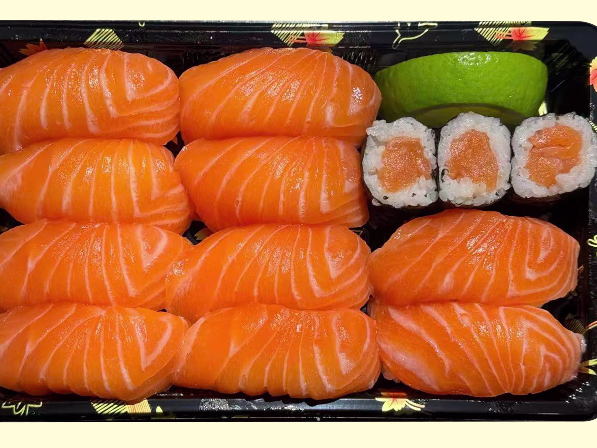Sushi Set Groß (Lachs)