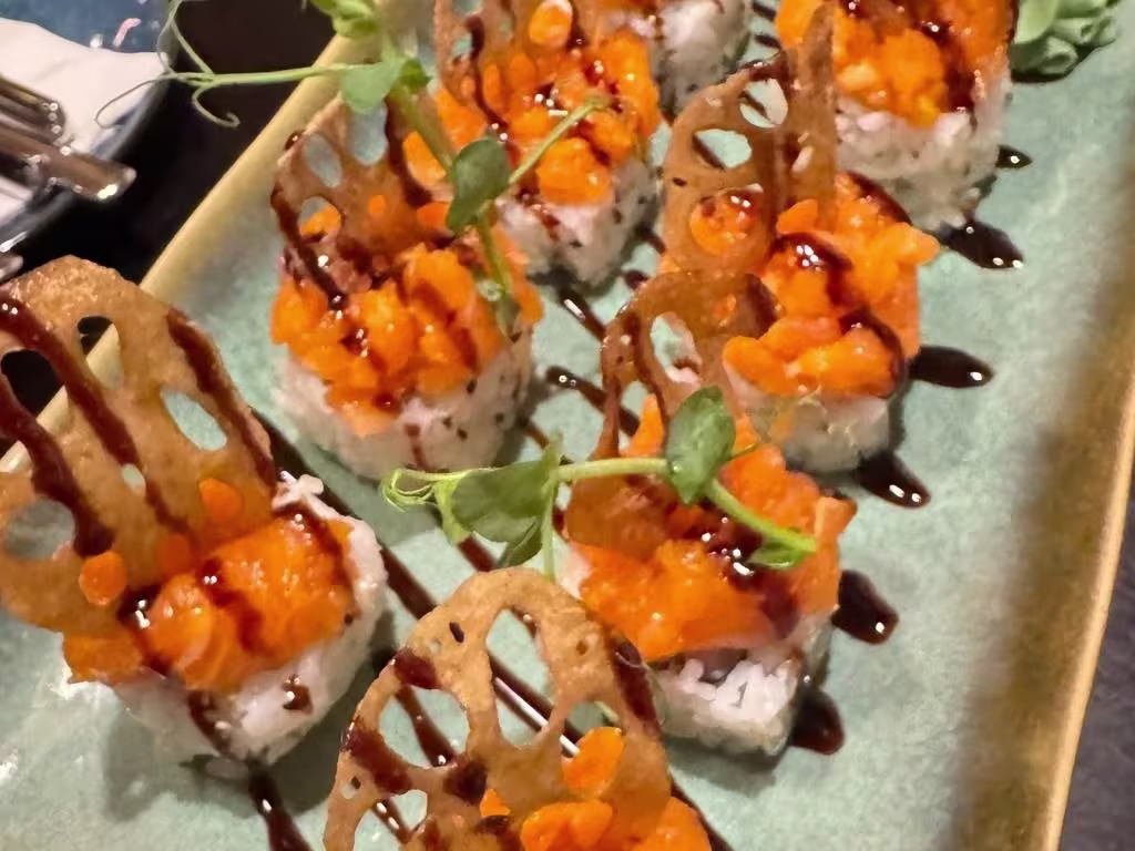 Spicy Salmon Tartar (scharf)