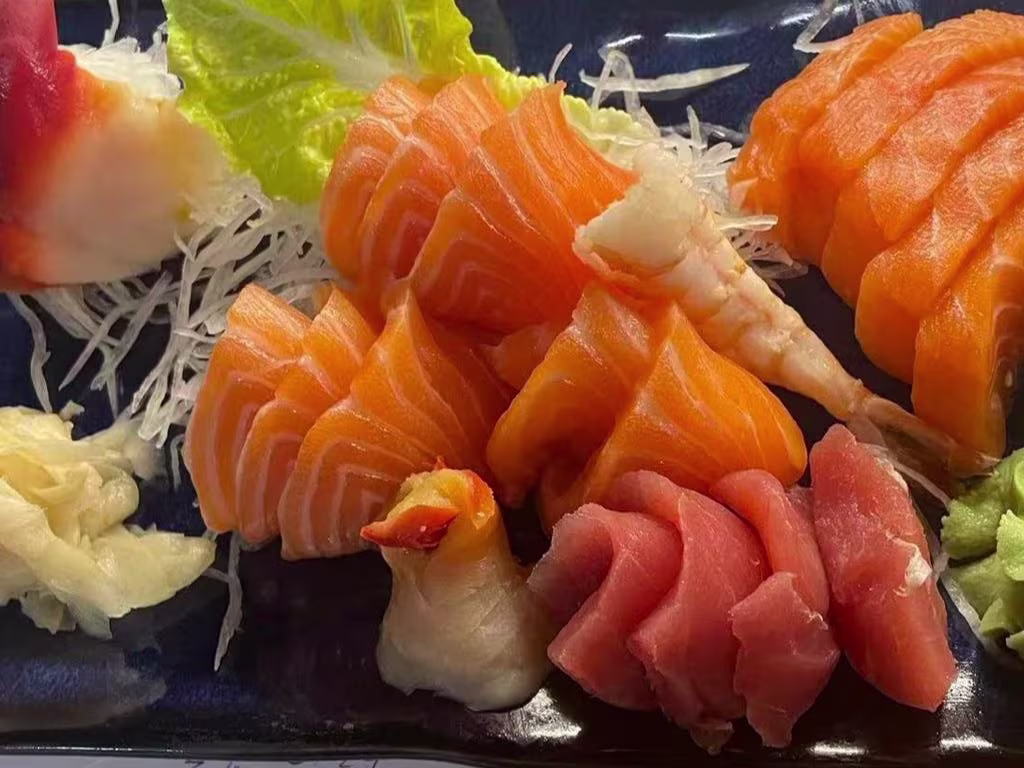 Sashimi Mix (18 Stück)