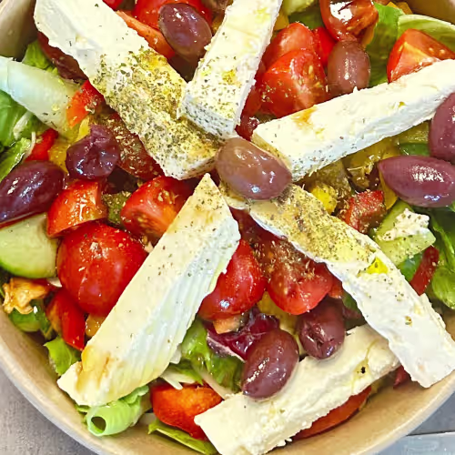 Hirtensalat mit Pizzastangerl