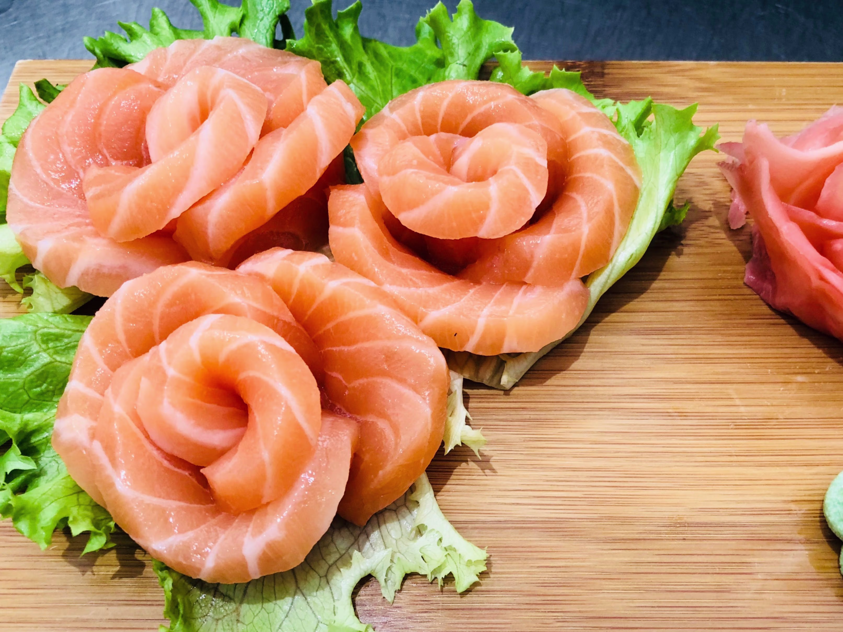 Sake Sashimi (klein, 12 Stück)
