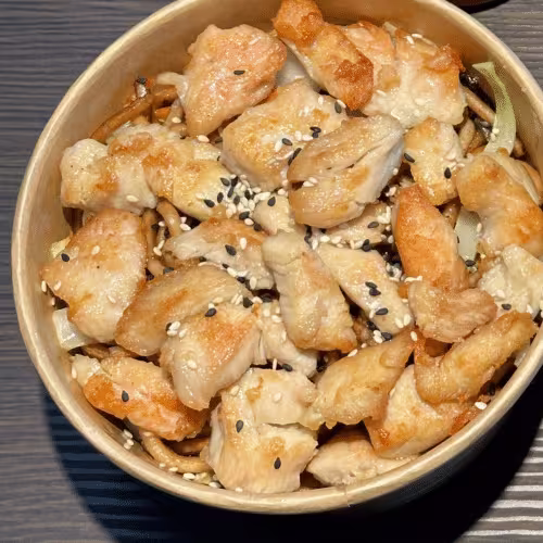Noodle gegrilltem Huhn