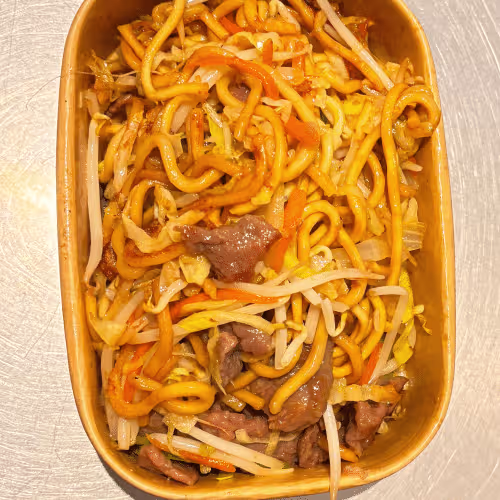 H25 Gebratne Nudeln mit Rindfleisch