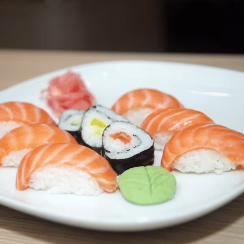 6 Stück Sushi - 3 Stück Maki