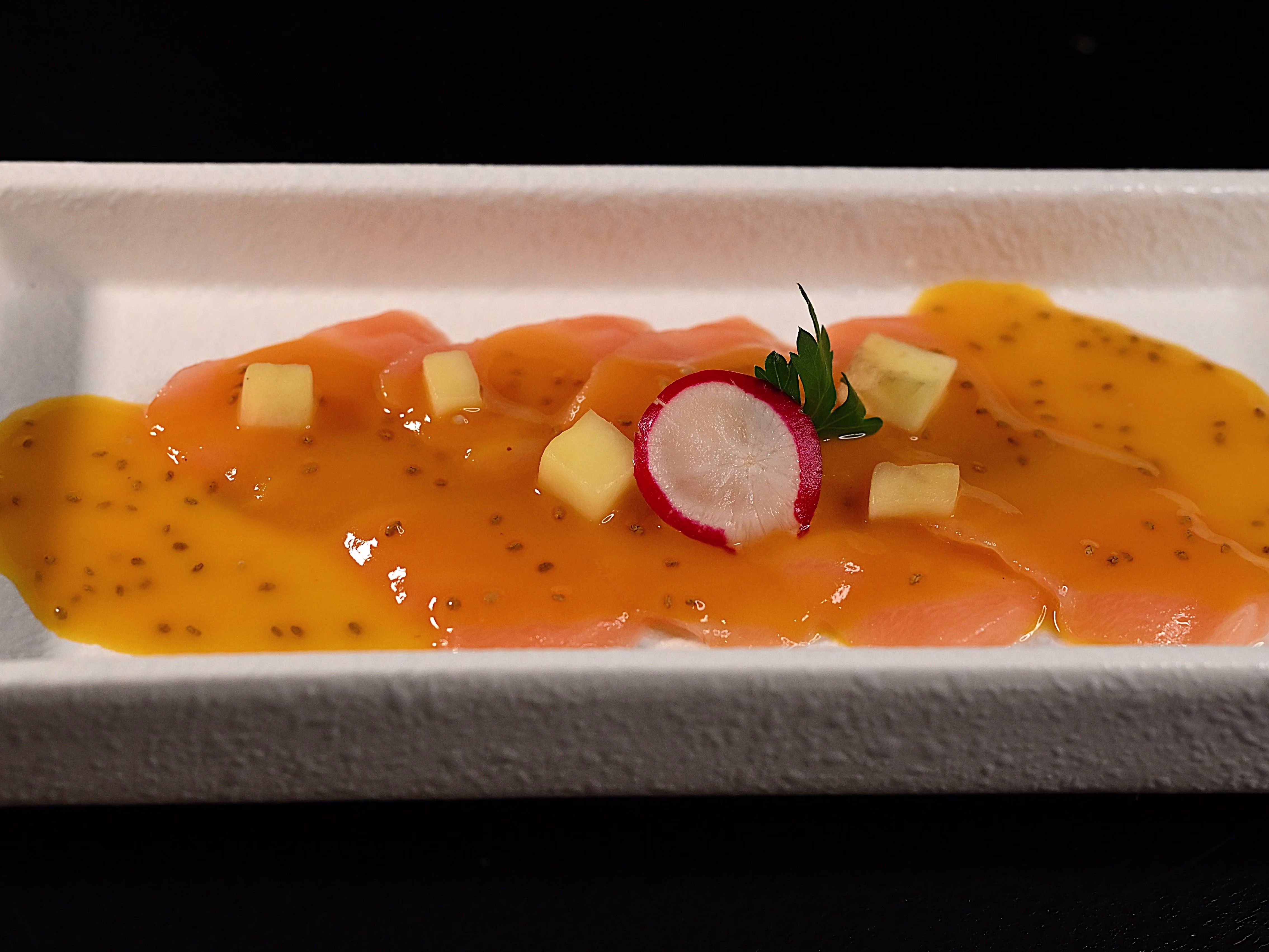 Carpaccio tropical salmon