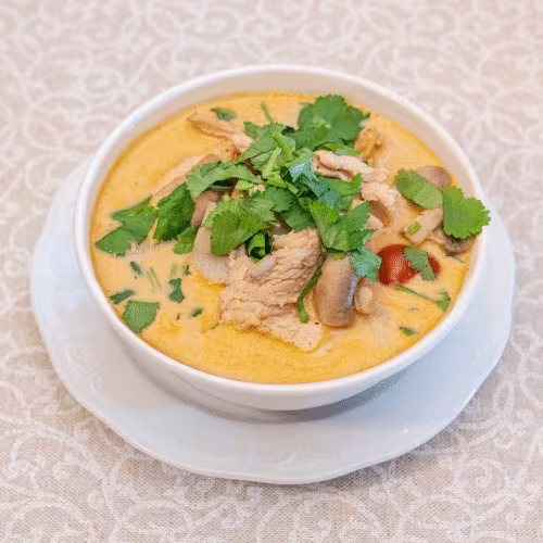 Hühnchen-Kokossuppe
