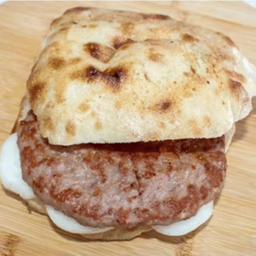 Pljeskavica u lepinji - Fleischlaibchen im Fladenbrot