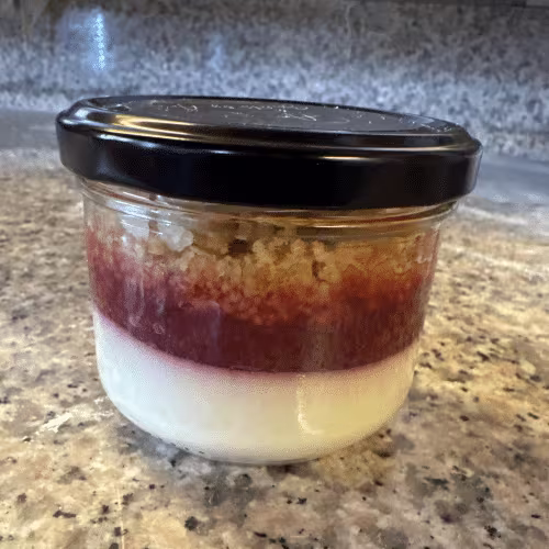Panna Cotta mit Erdbeere im Glas