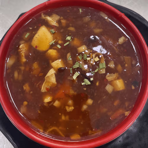Pikante-säuerliche Suppe