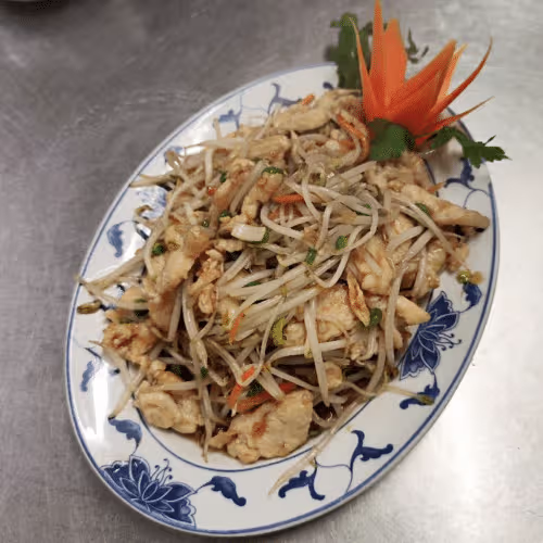 Hühnerfleisch mit Sojabohnensprossen