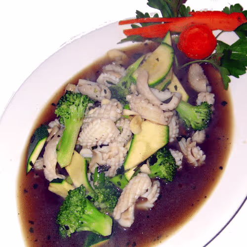 Tintenfisch mit Thai-Basilikum, Chili und Knoblauch (scharf)