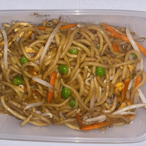Gebratene Nudeln mit Gemüse