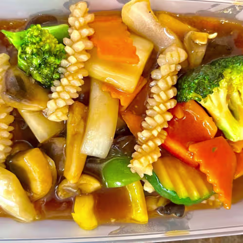 Tintenfisch mit Gemüse