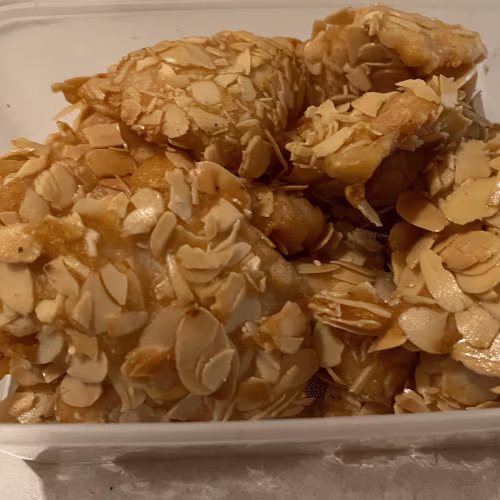 Knuspriges Huhn mit Mandeln