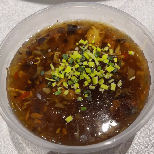 Pikante Saure Fleischsuppe (scharf)