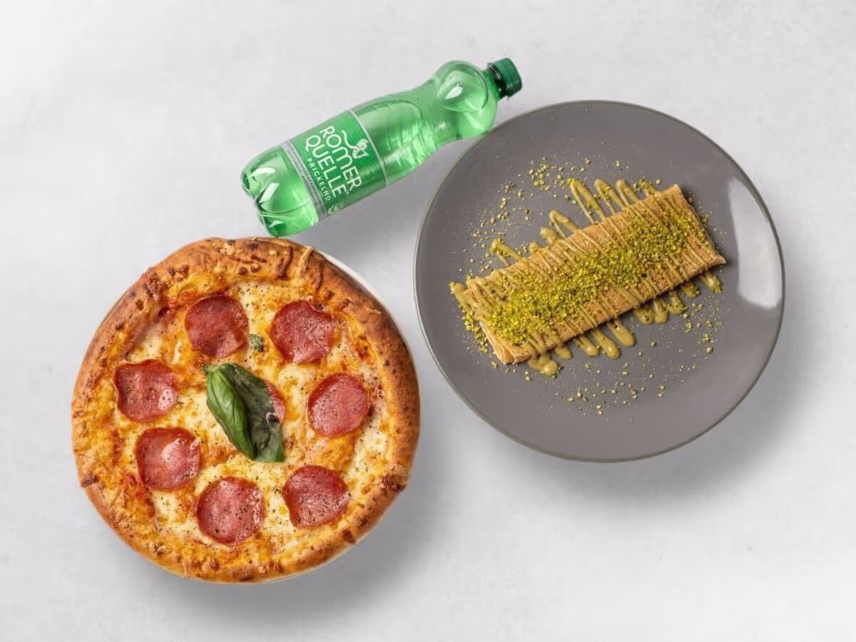 Pizza + Palatschinken + Mineralwasser