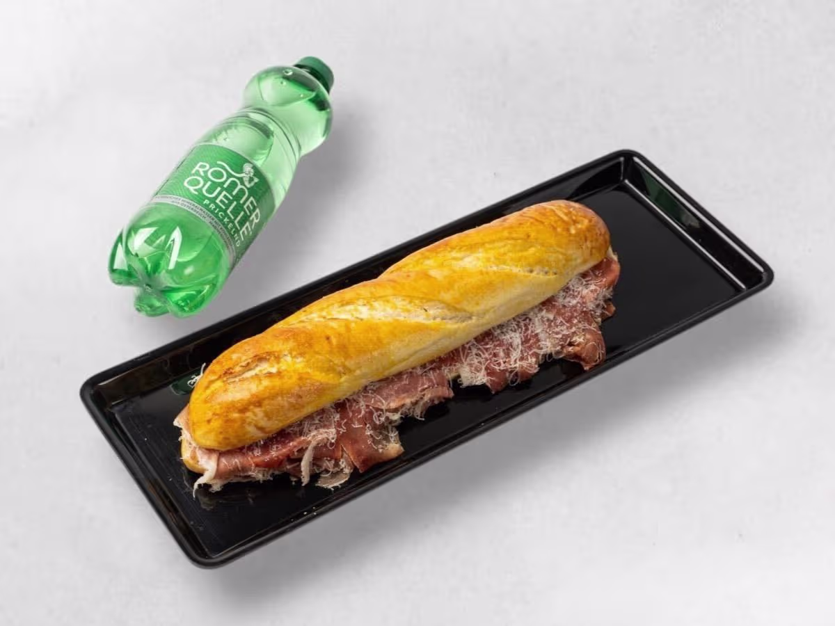 Iberico Baguette + Mineralwasser