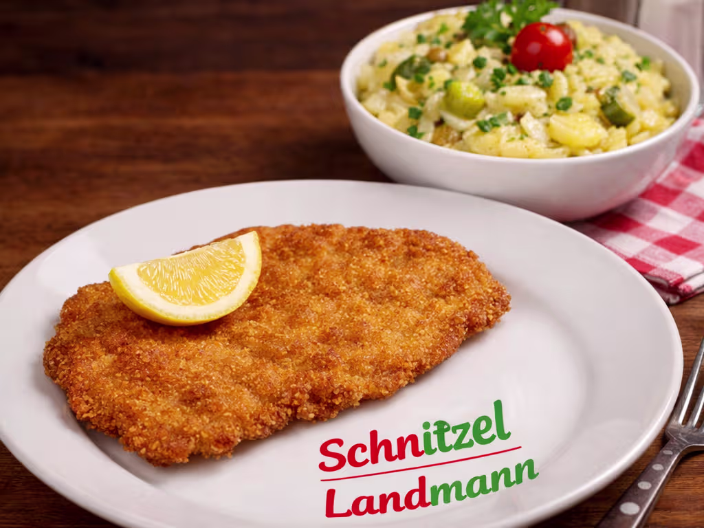 Schnitzel mit Gratis kartofeln salad