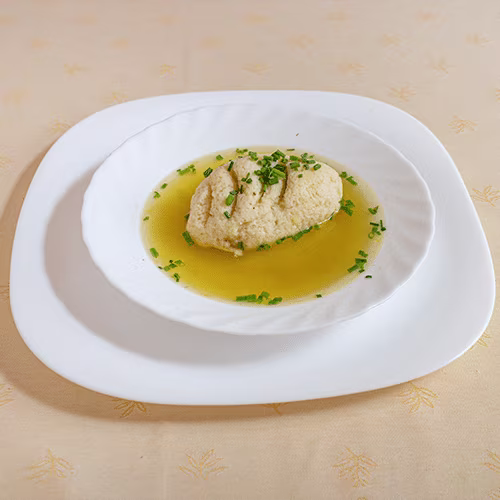 Hühnerbouillon mit Griessnockerl