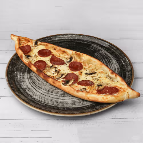 Sucuklu Pide